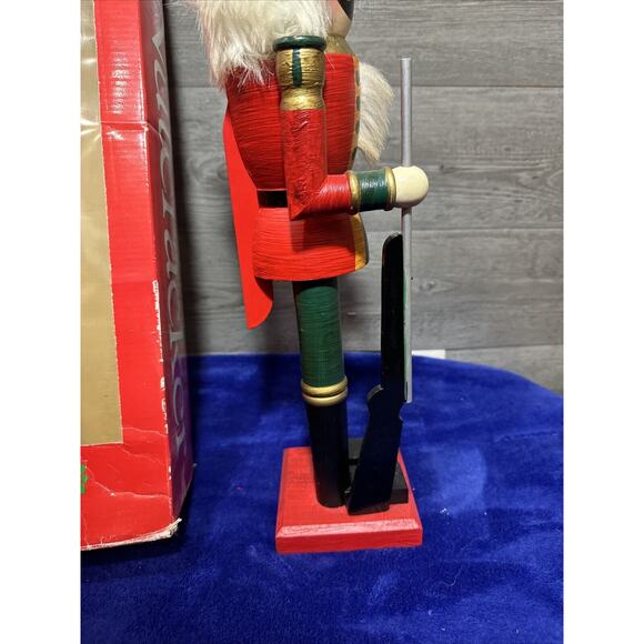 Vintage 20” Soldier Deluxe Wooden Nutcracker Timeless Treasures In Box Green Red - Picture 6 of 14